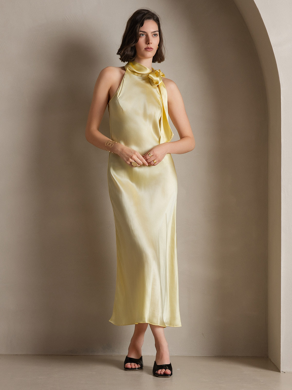 19Momme Seide Schleifenhals Kleid