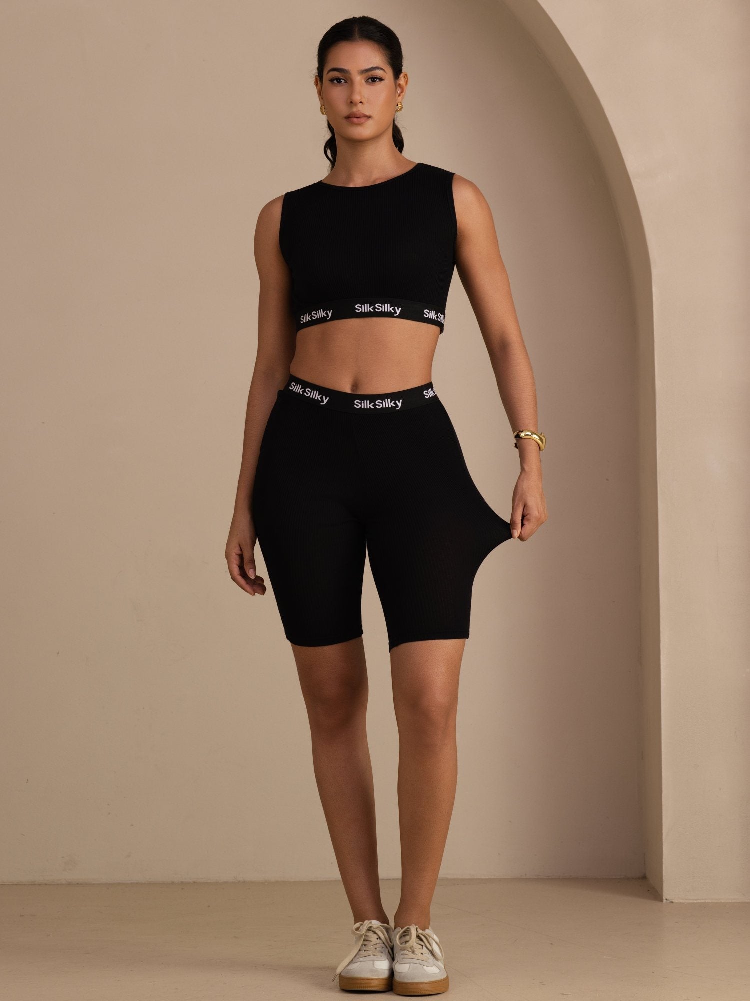 Silk Cotton Sporty Wide Strap Crop Tank Top Und High Waist Bike Shorts 2Pcs Set