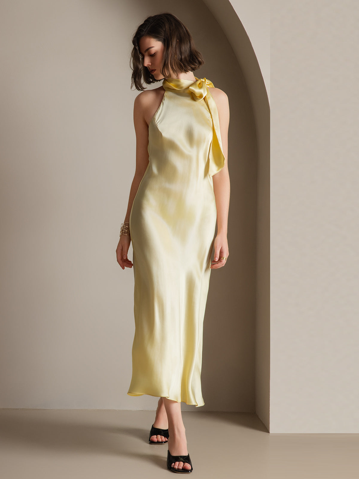 19Momme Seide Schleifenhals Kleid