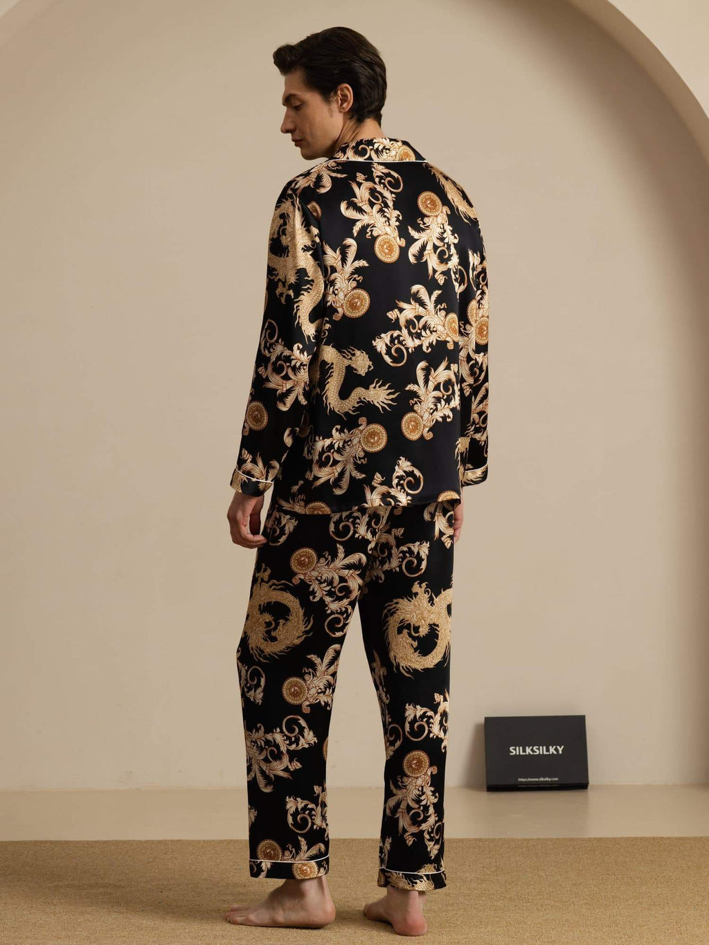 Pure Seide Herren Drachen Print Langarm Notch Kragen Pyjama Set