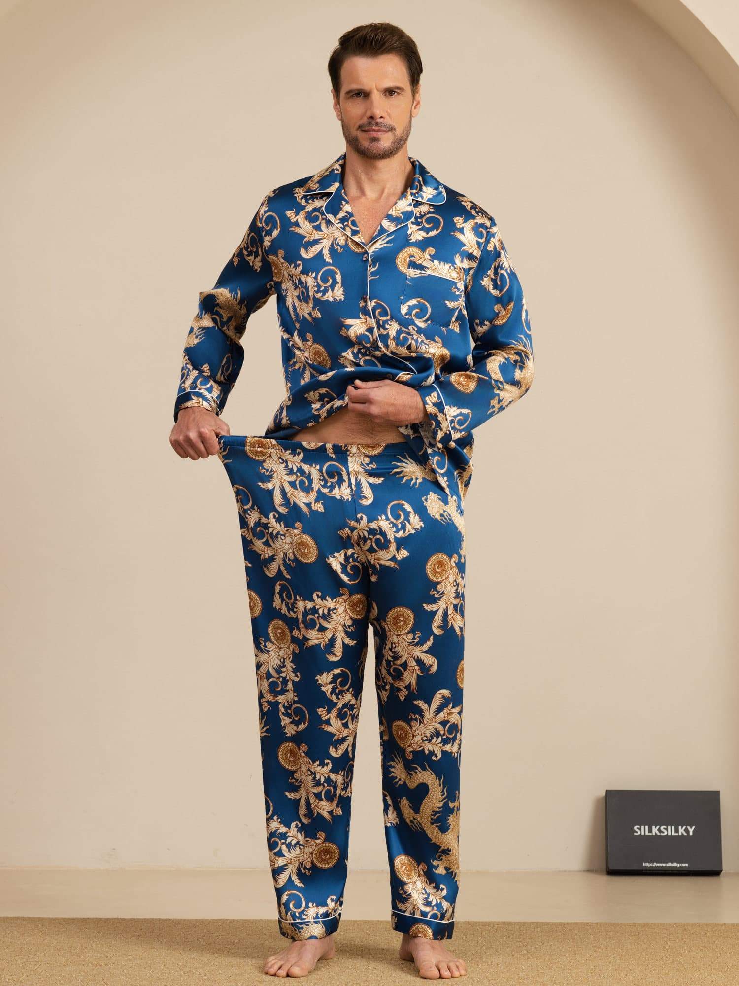 Pure Seide Herren Drachen Print Langarm Notch Kragen Pyjama Set
