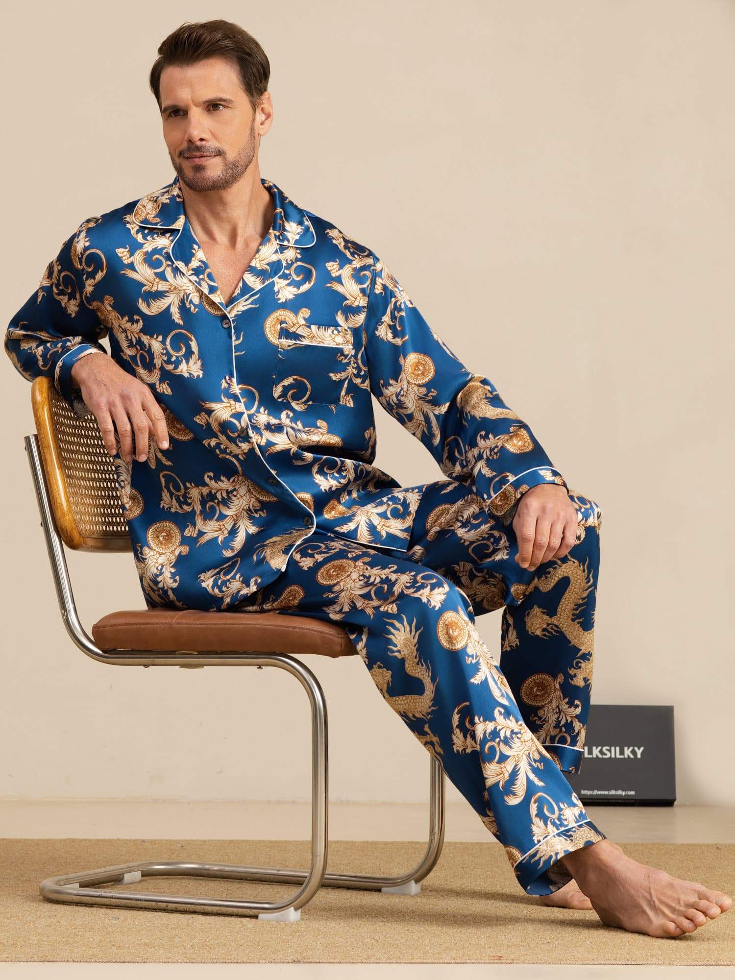 Pure Seide Herren Drachen Print Langarm Notch Kragen Pyjama Set