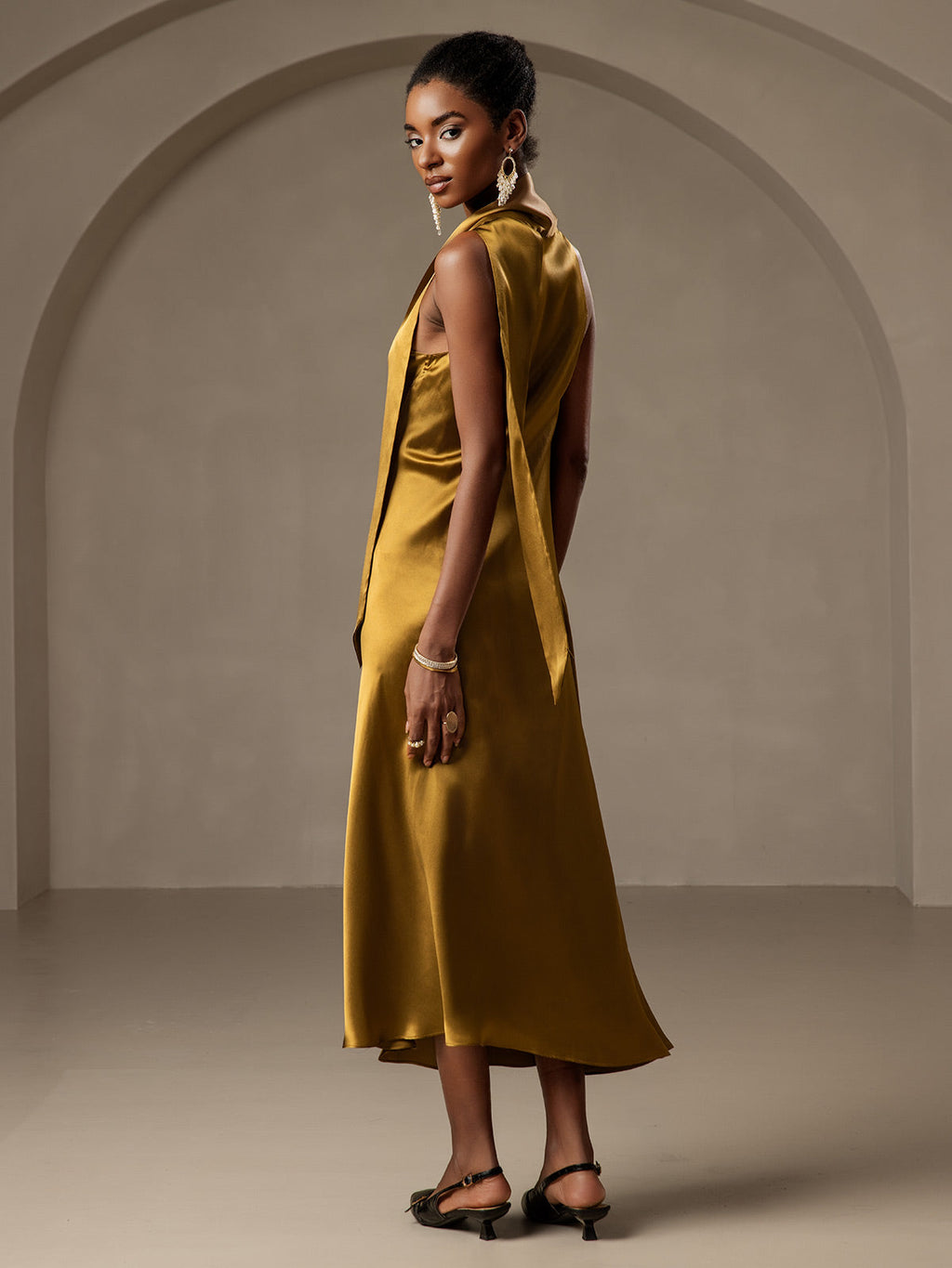 19Momme Seide Schleifenhals Kleid