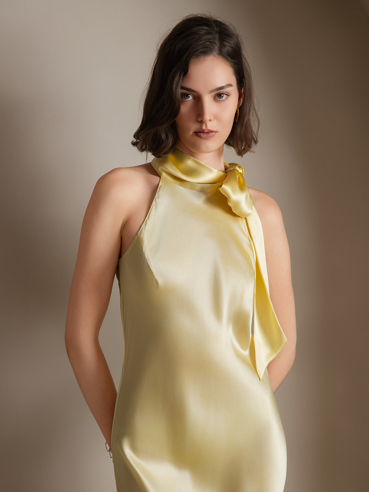 19Momme Seide Schleifenhals Kleid