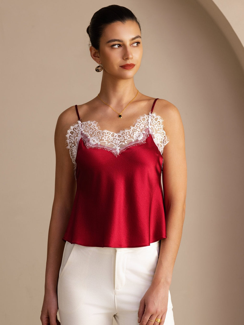 19Momme Seiden Damen Verstellbares Spaghettiträger V Ausschnitt Spitzenbesatz Camisole Top