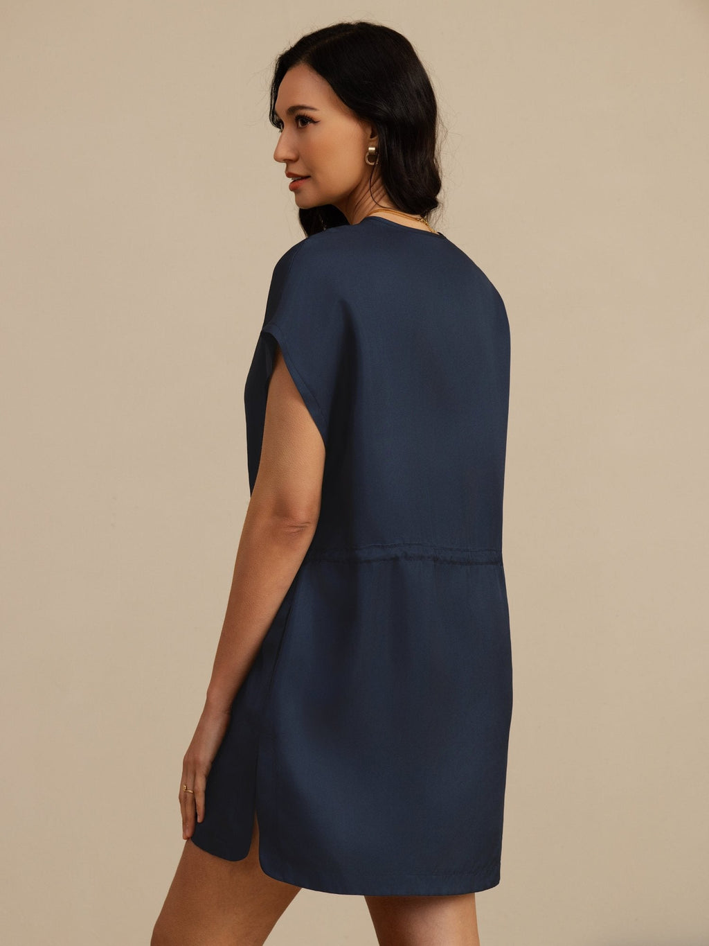 Reine Seide Henley Kragen Cap Ärmel Kurzes Kleid Mit Kordelzug