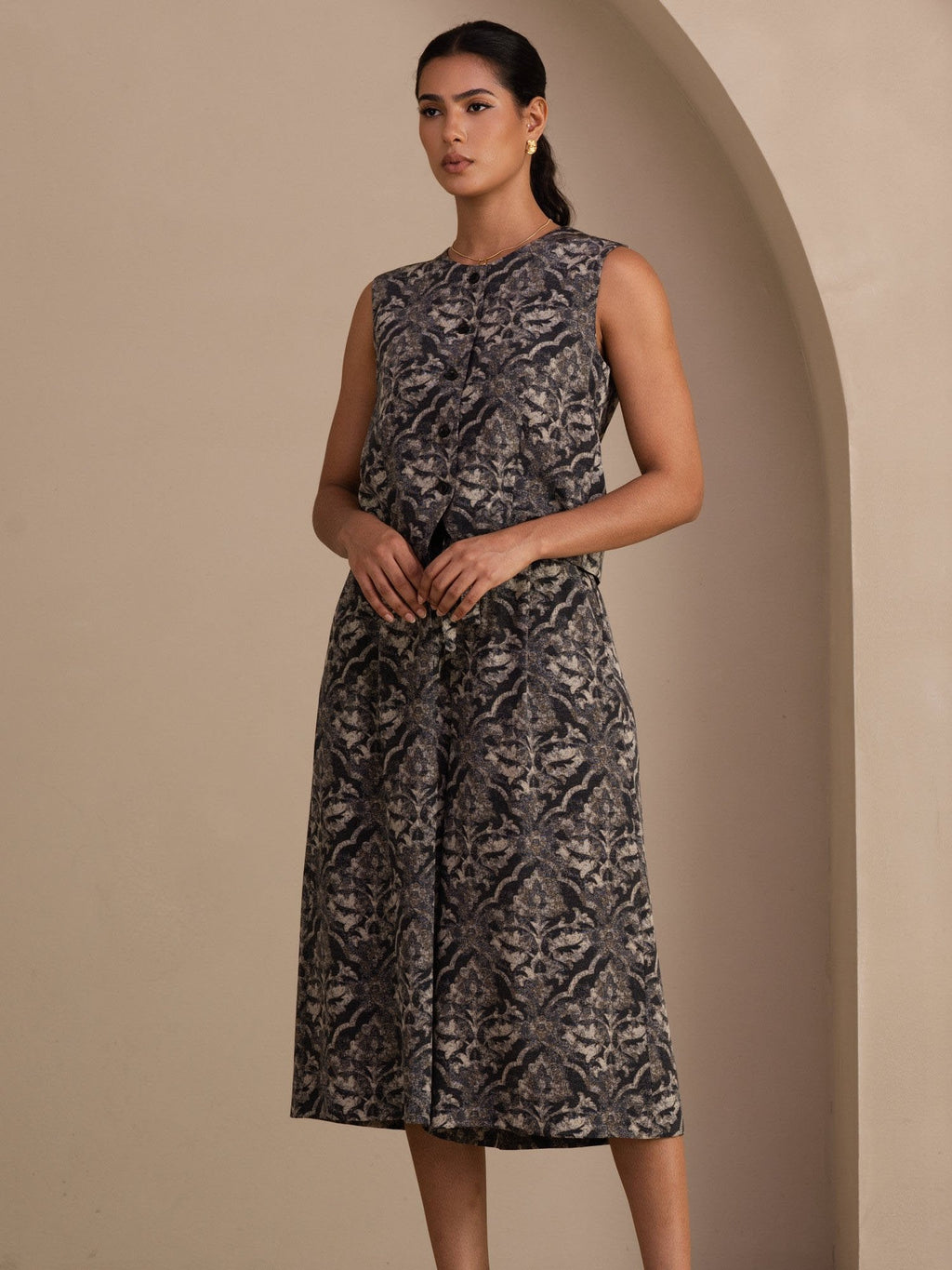 26Momme 100 Maulbeerseide Damen Bedrucktes Ärmelloses Westentop Und Culotte Hose Set