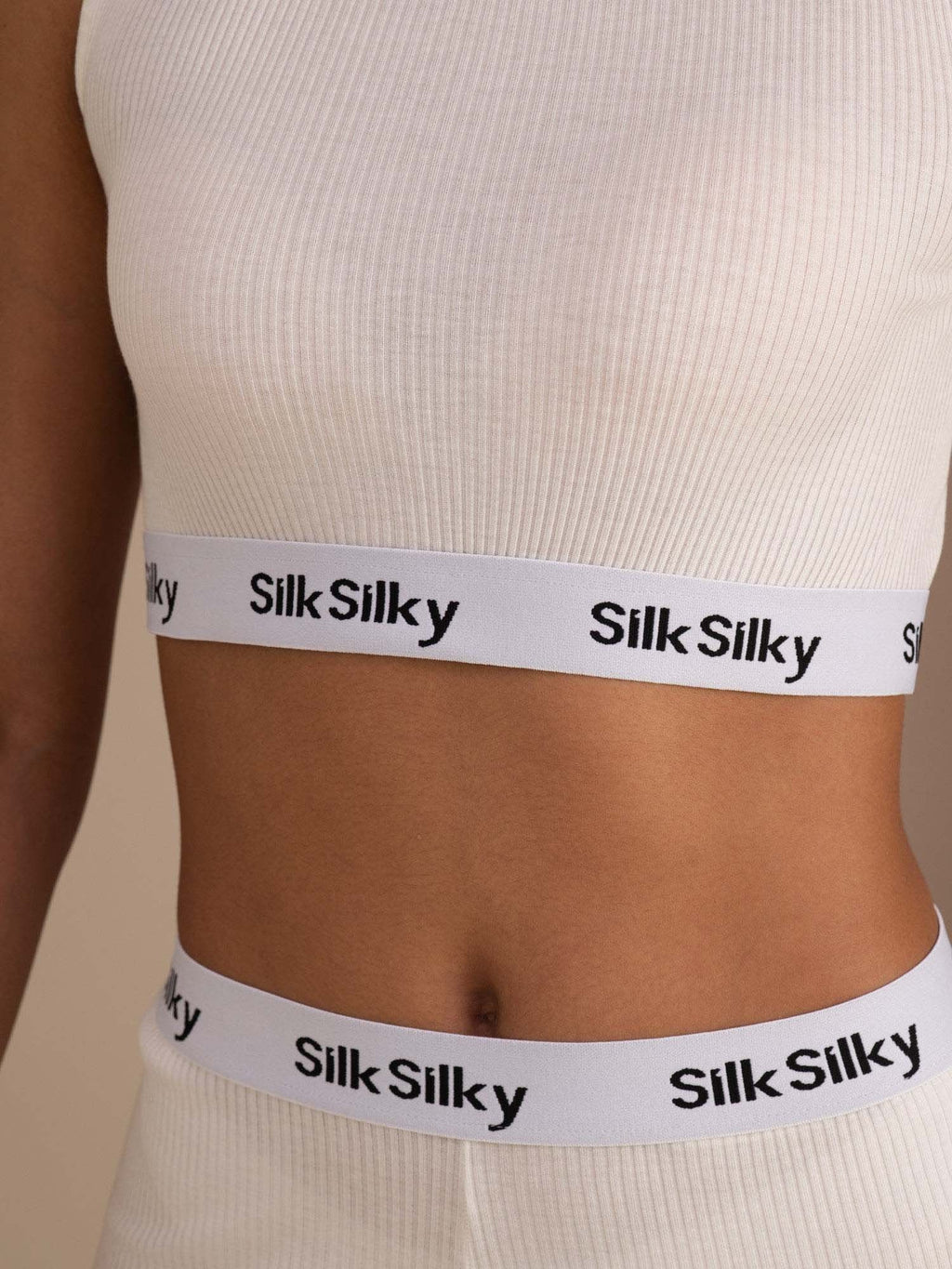 Silk Cotton Sporty Wide Strap Crop Tank Top Und High Waist Bike Shorts 2Pcs Set