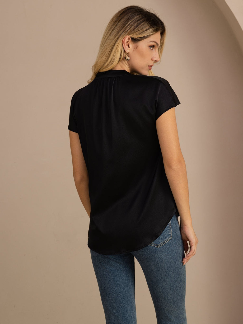 19 Momme Seide Damen Bluse Mit Geteiltem Ausschnitt Kurzen Ärmeln