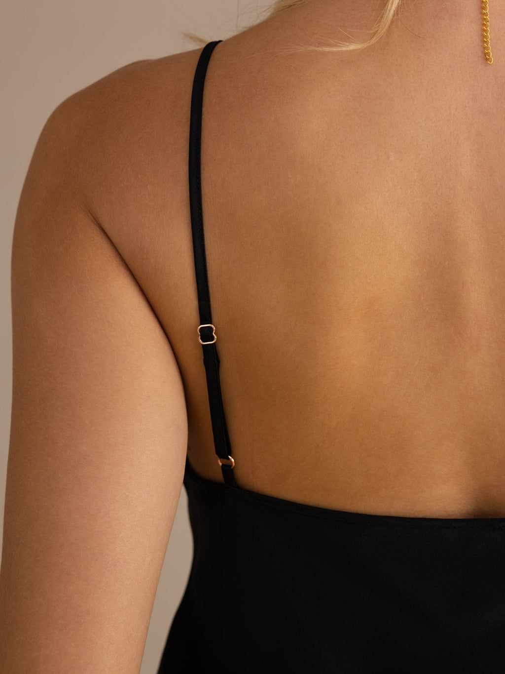 Damen Camisole Top Aus 100 Prozent Maulbeerseide Mit Verstellbaren Spaghettiträgern Und V Ausschnitt