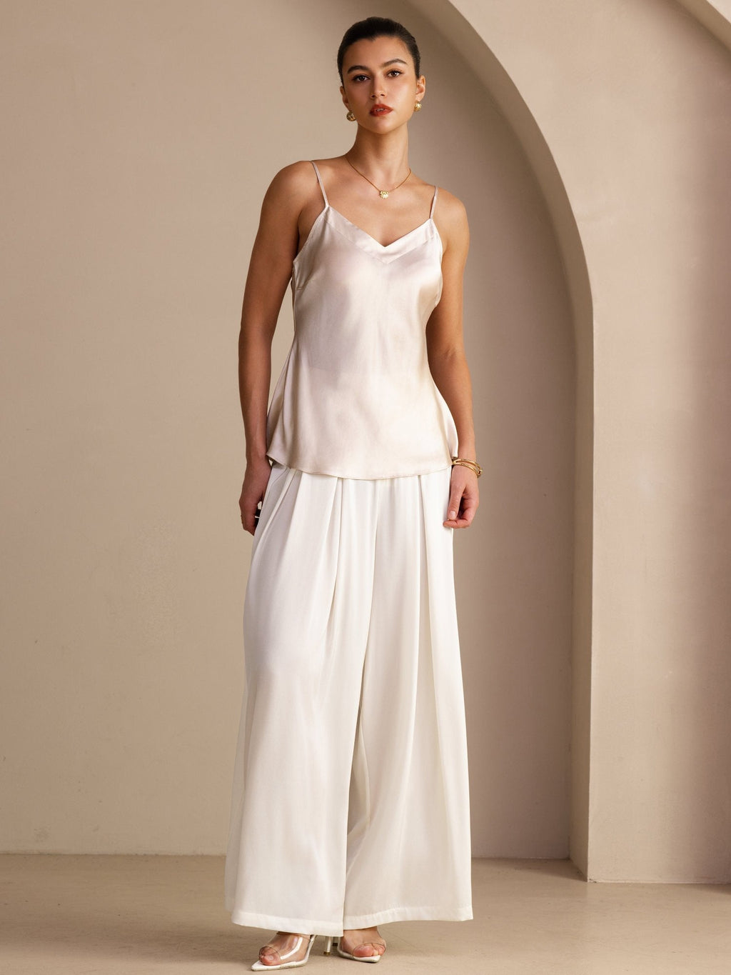 Damen Camisole Top Aus 100 Prozent Maulbeerseide Mit Verstellbaren Spaghettiträgern Und V Ausschnitt