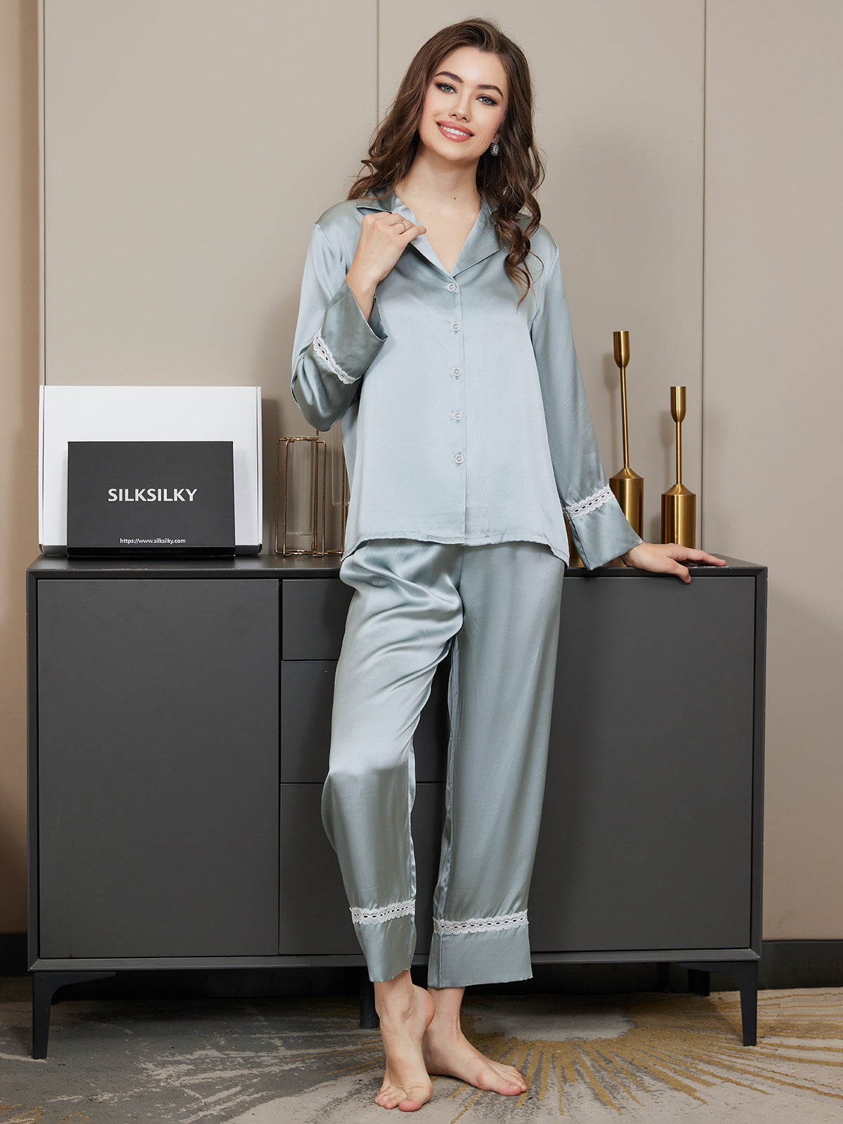 Clearance - Reine Seide einfarbige klassische Bindebesatz Damen Pyjama Set