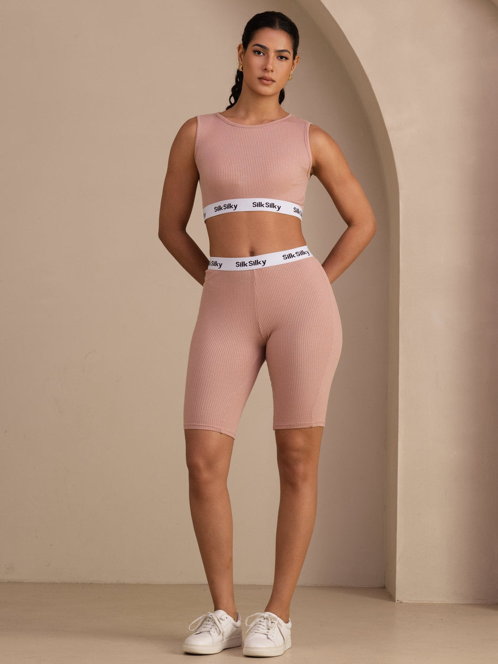 Silk Cotton Sporty Wide Strap Crop Tank Top Und High Waist Bike Shorts 2Pcs Set