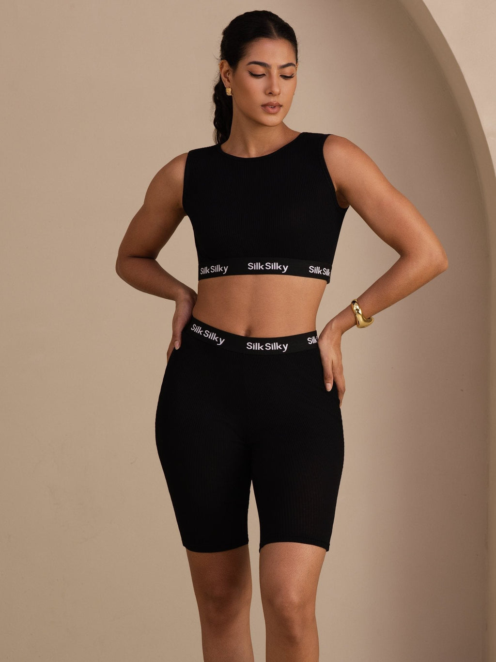 Silk Cotton Sporty Wide Strap Crop Tank Top Und High Waist Bike Shorts 2Pcs Set