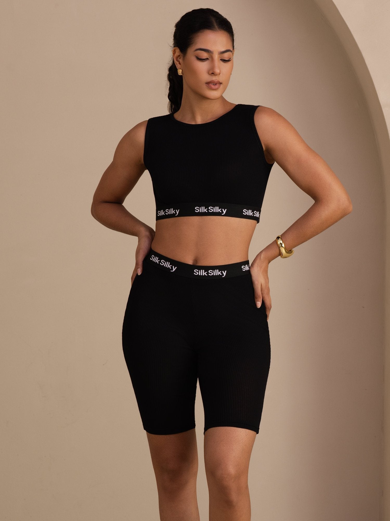 Silk Cotton Sporty Wide Strap Crop Tank Top Und High Waist Bike Shorts 2Pcs Set