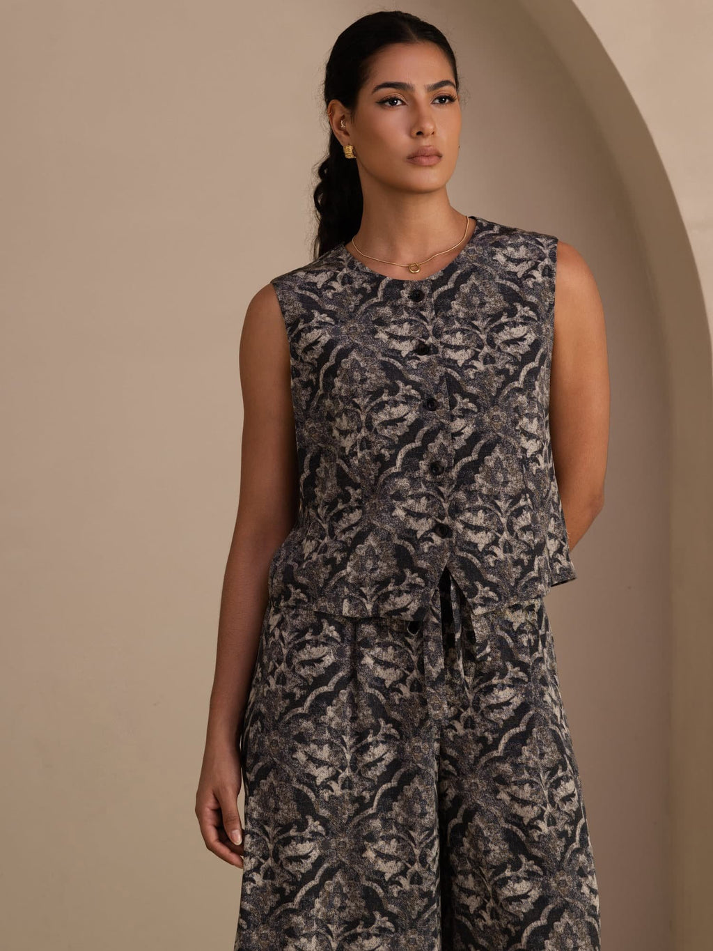 26Momme 100 Maulbeerseide Damen Bedrucktes Ärmelloses Westentop Und Culotte Hose Set