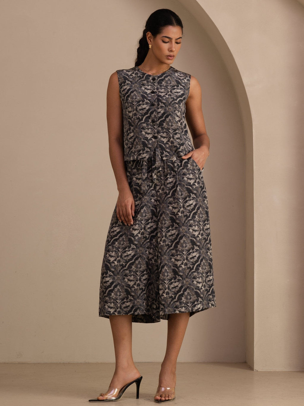 26Momme 100 Maulbeerseide Damen Bedrucktes Ärmelloses Westentop Und Culotte Hose Set