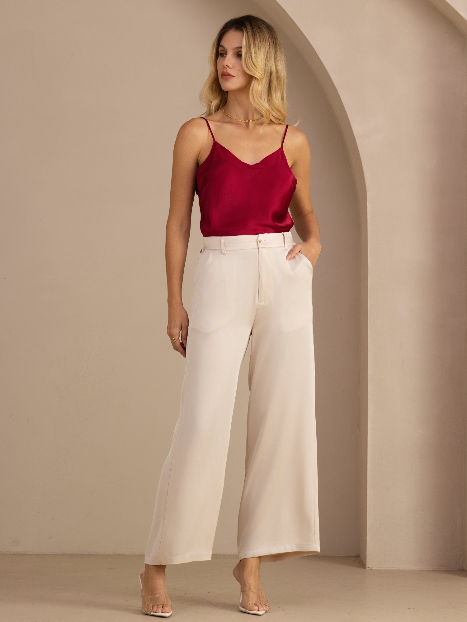 Damen Camisole Top Aus 100 Prozent Maulbeerseide Mit Verstellbaren Spaghettiträgern Und V Ausschnitt