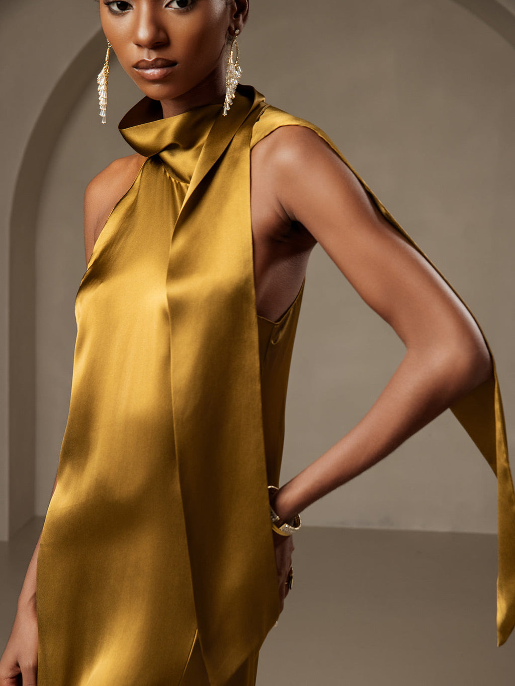 19Momme Seide Schleifenhals Kleid