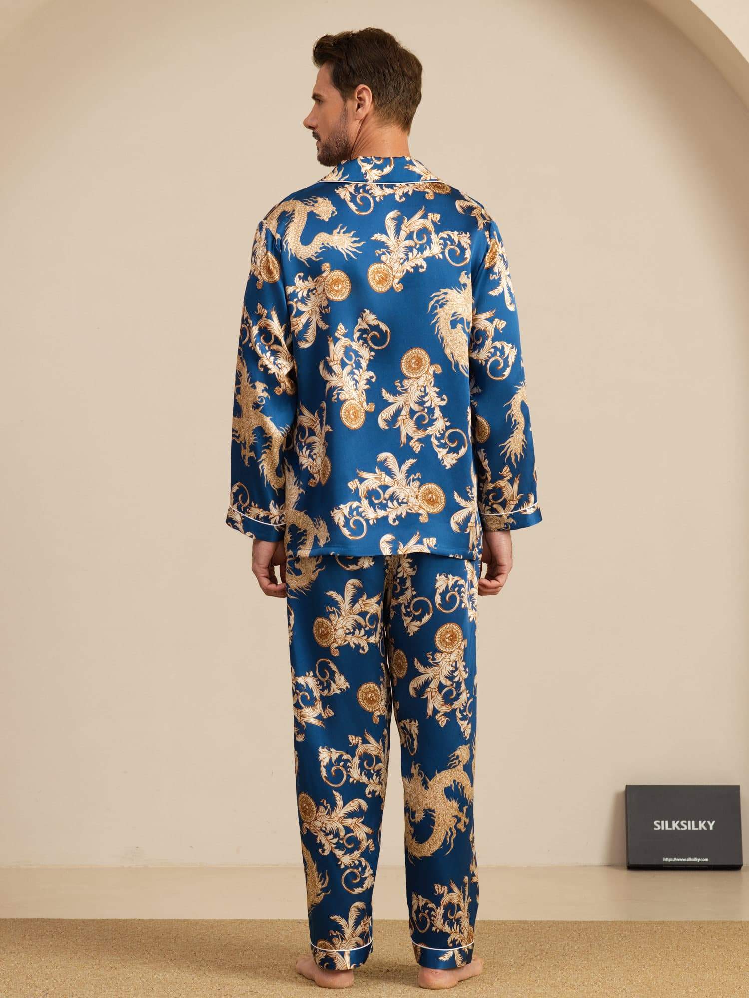 Pure Seide Herren Drachen Print Langarm Notch Kragen Pyjama Set