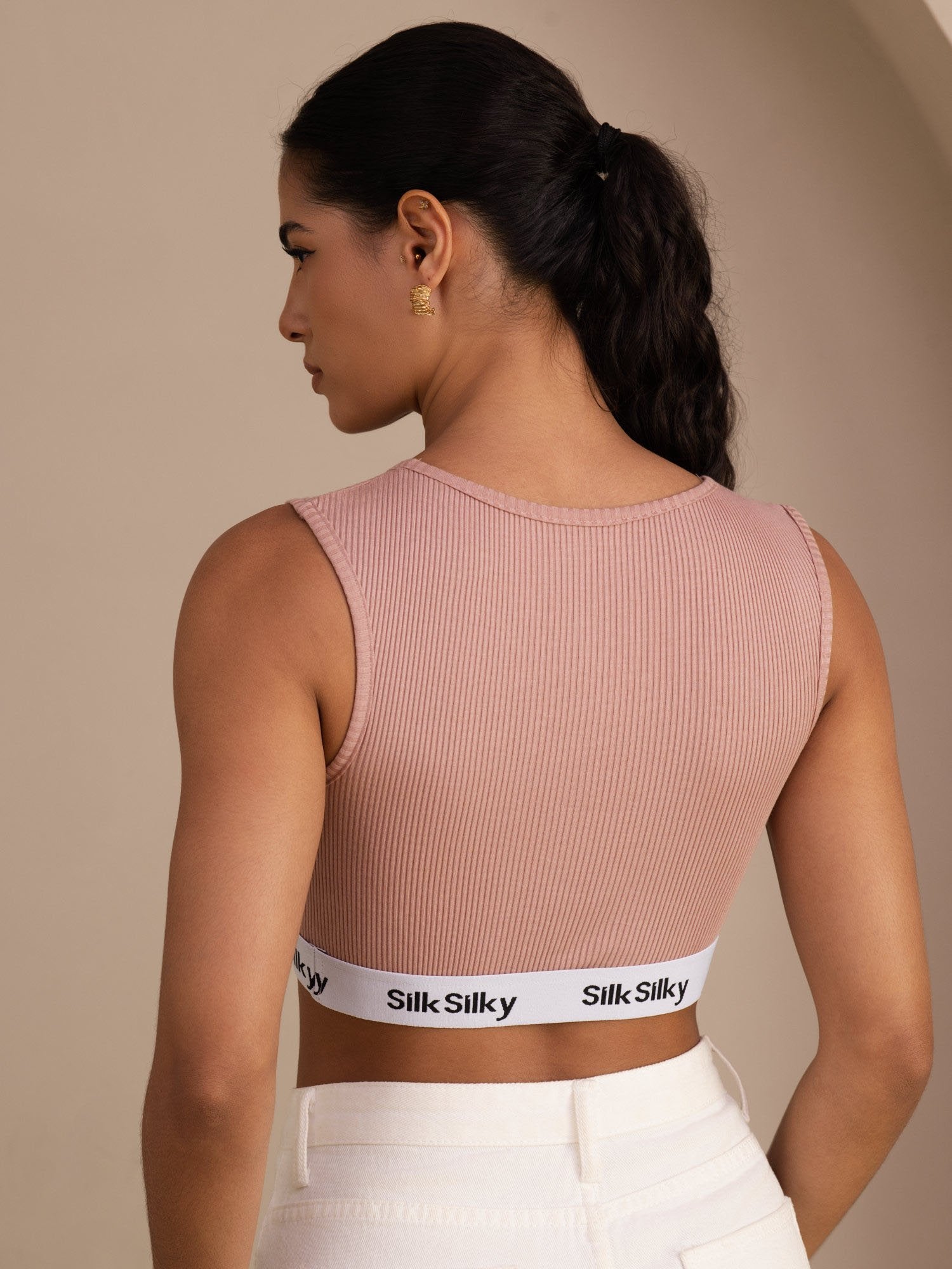 Seiden Baumwolle Sportliches Kurzes Tanktop Mit Breiten Trägern Und Logo Elastischem Band