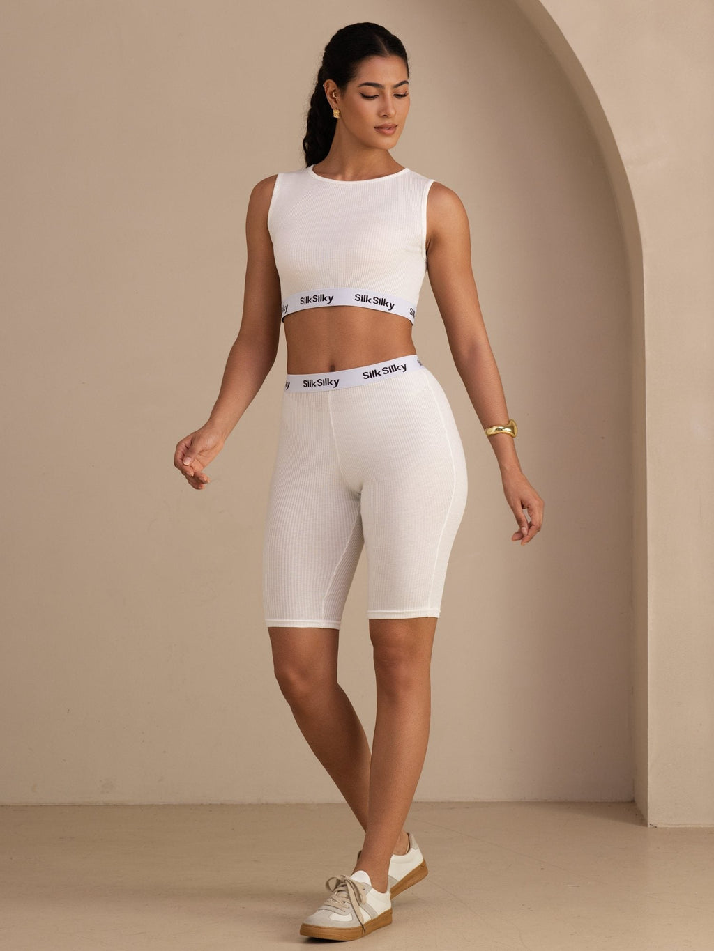 Silk Cotton Sporty Wide Strap Crop Tank Top Und High Waist Bike Shorts 2Pcs Set